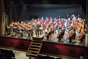L’Orquestra de L’Artística Manisense estrena l’obra “L’Alfabeguer” de Maria del Mar Ribas