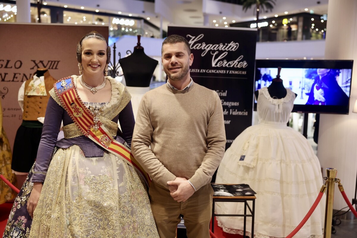 El Centro Comercial El Saler acoge las tres exposiciones de la Federació de Falles de 1ªA