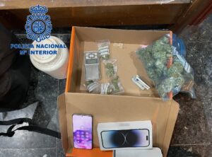 Detenidos por vender cocaína rosa en una vivienda de Marxalenes