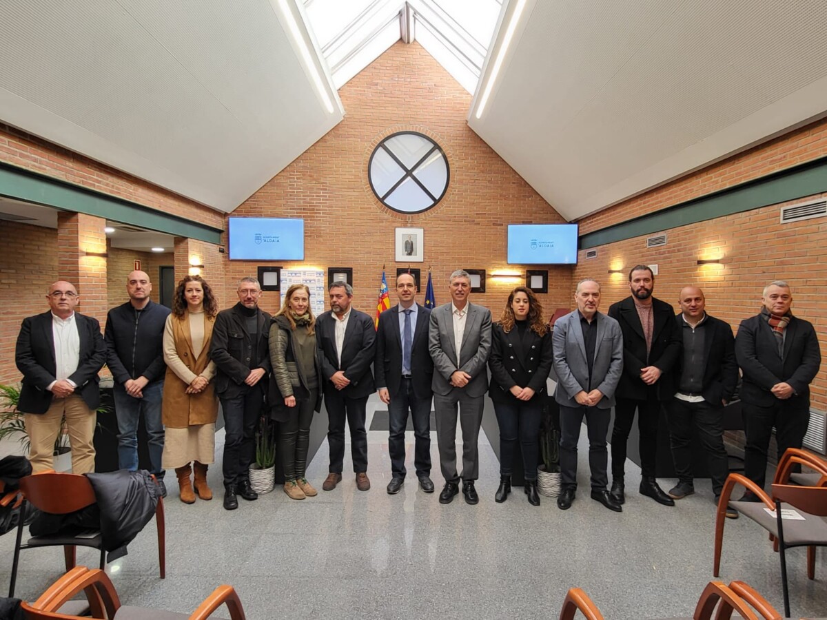 Visita Conseller de Economía Sostenible y Trabajo, Rafael Climent a Aldaia