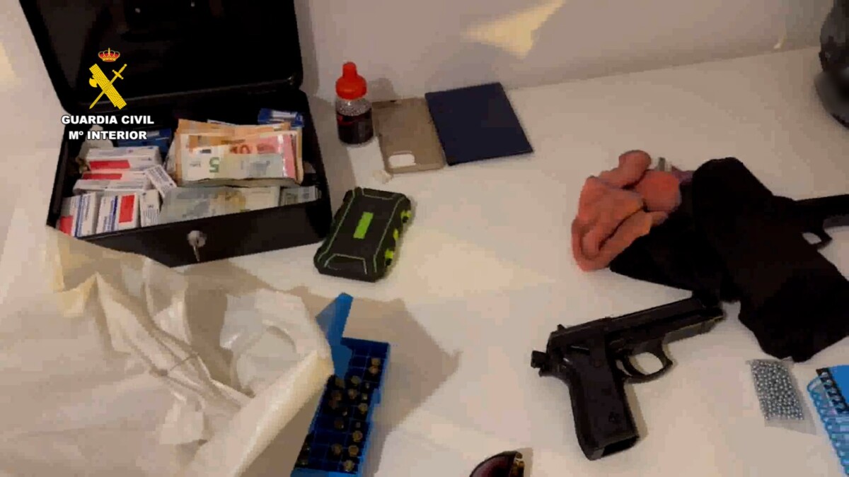 Detenidos tras robar el bolso a punta de pistola a una mujer en Massanassa