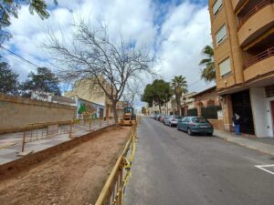 Obras para crear más aparcamientos en la Avenida Pérez Galdós del barrio Campamento de Paterna