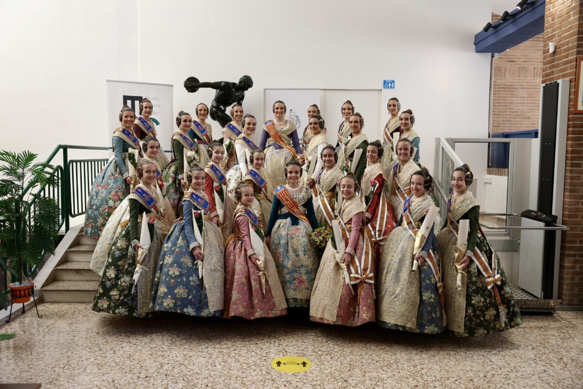 Visita de las Falleras Mayores de Valencia, el alcalde Ribó y el presidente de JCF, Carlos Galiana, a la Ciudad Fallera y los talleres falleros.
