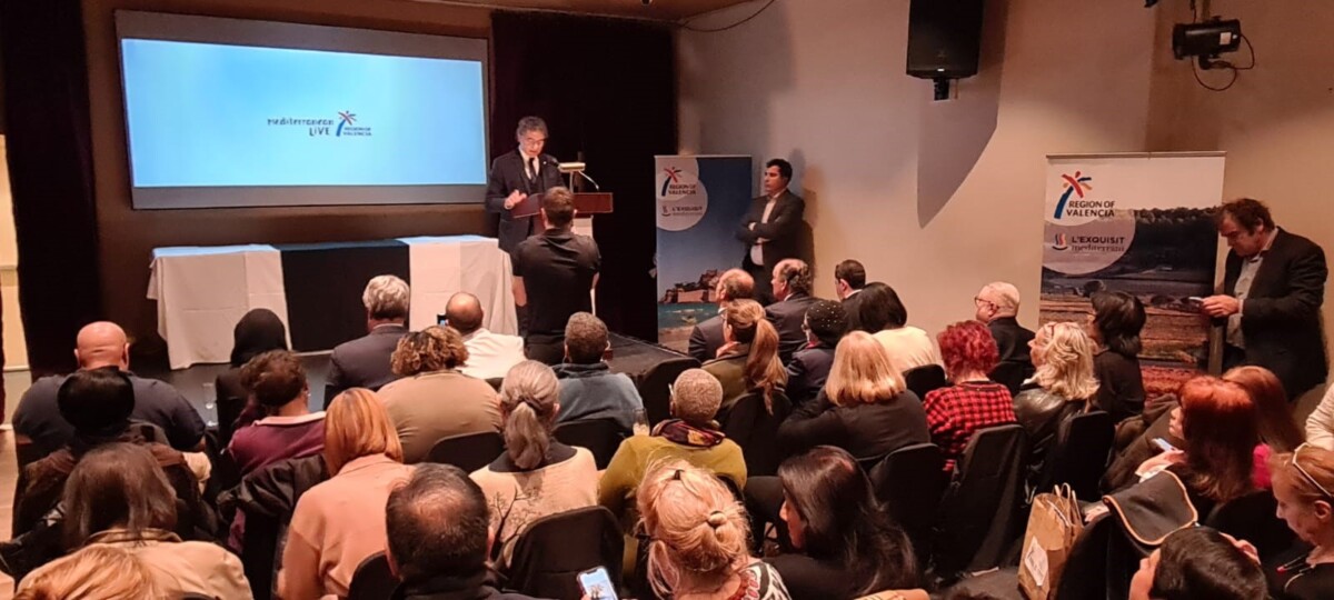 El secretario autonómico de Turisme, Francesc Colomer, ha presentado en Nueva York la oferta turística de la Comunitat Valenciana ante más de 100 turoperadores y medios de comunicación estadounidenses.