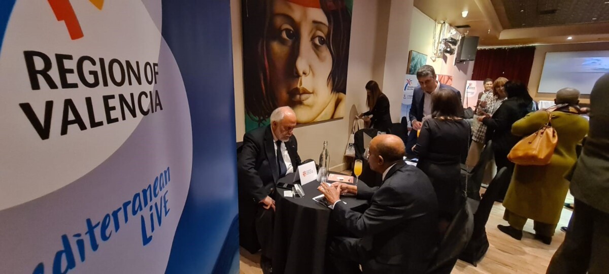 El secretario autonómico de Turisme, Francesc Colomer, ha presentado en Nueva York la oferta turística de la Comunitat Valenciana ante más de 100 turoperadores y medios de comunicación estadounidenses.