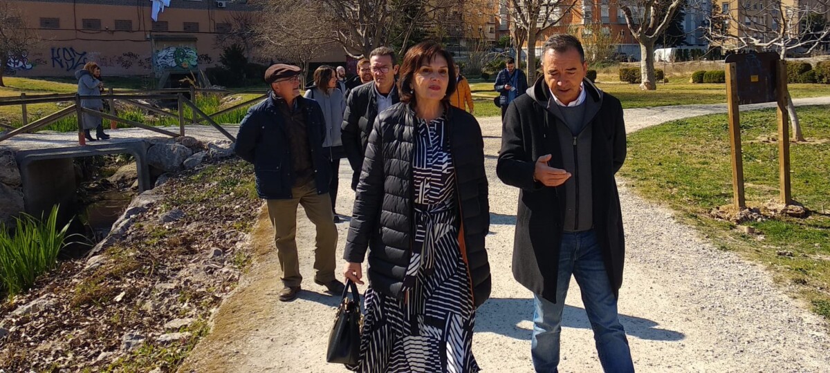 La alcaldesa de Quart de Poblet, Carmen Martínez y el presidente de la Confederación Hidrográfica del Júcar, Miguel Polo,