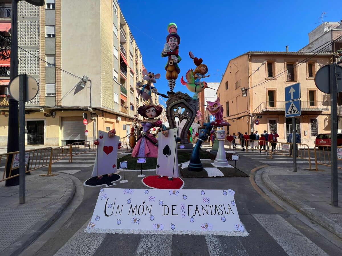 Falla Campament de Paterna, ganadora del primer premio de la Sección Especial