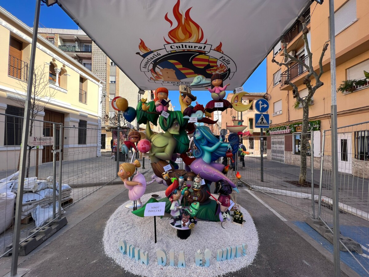 Monumento infantil de la Falla Campament de Paterna