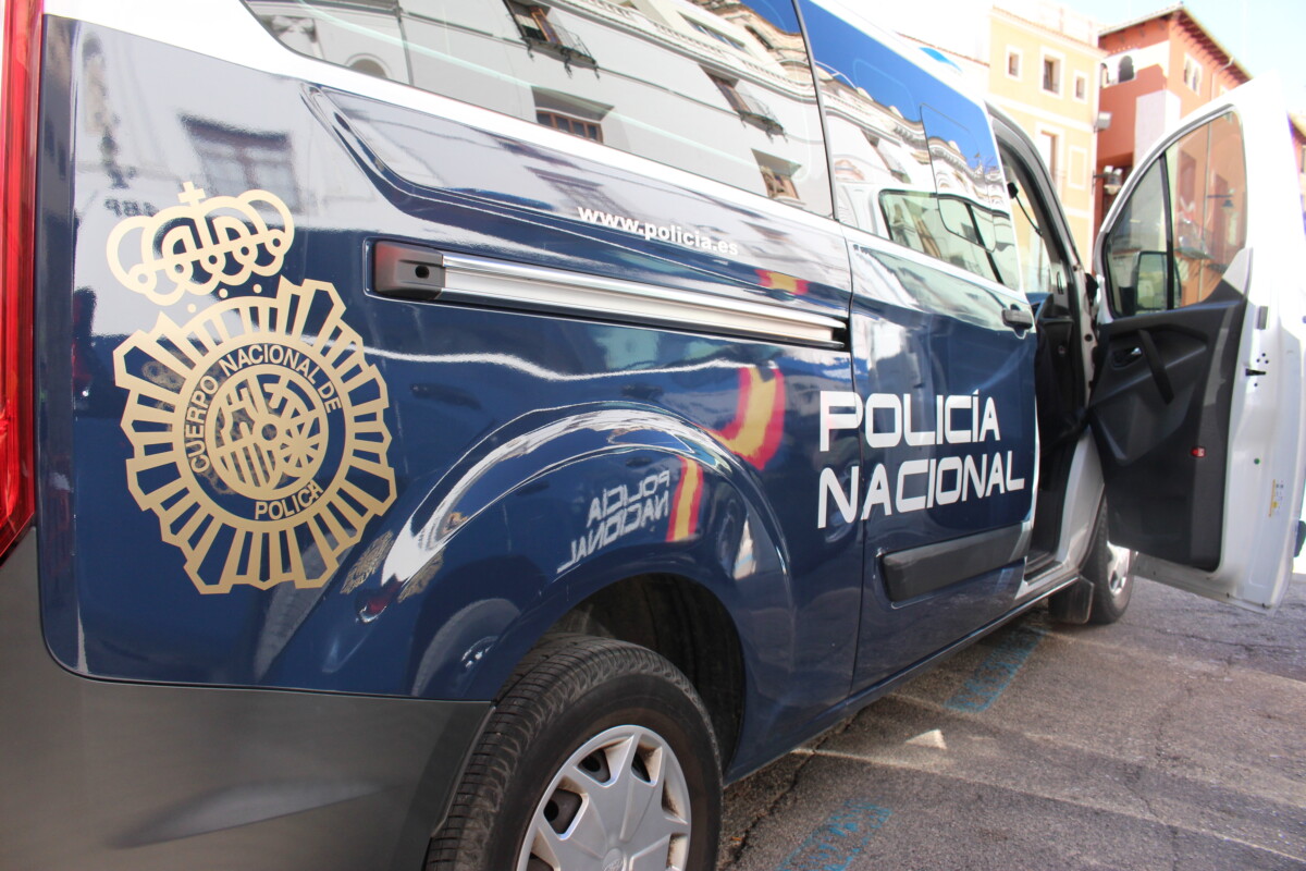 Furgón de la Policía Nacional