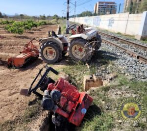 accidente tractor y convoy metro en Paterna