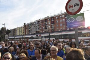 concentración eliminación del paso a nivel de Alfafar