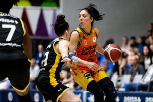 Cris Ouviña marcada por Gretter