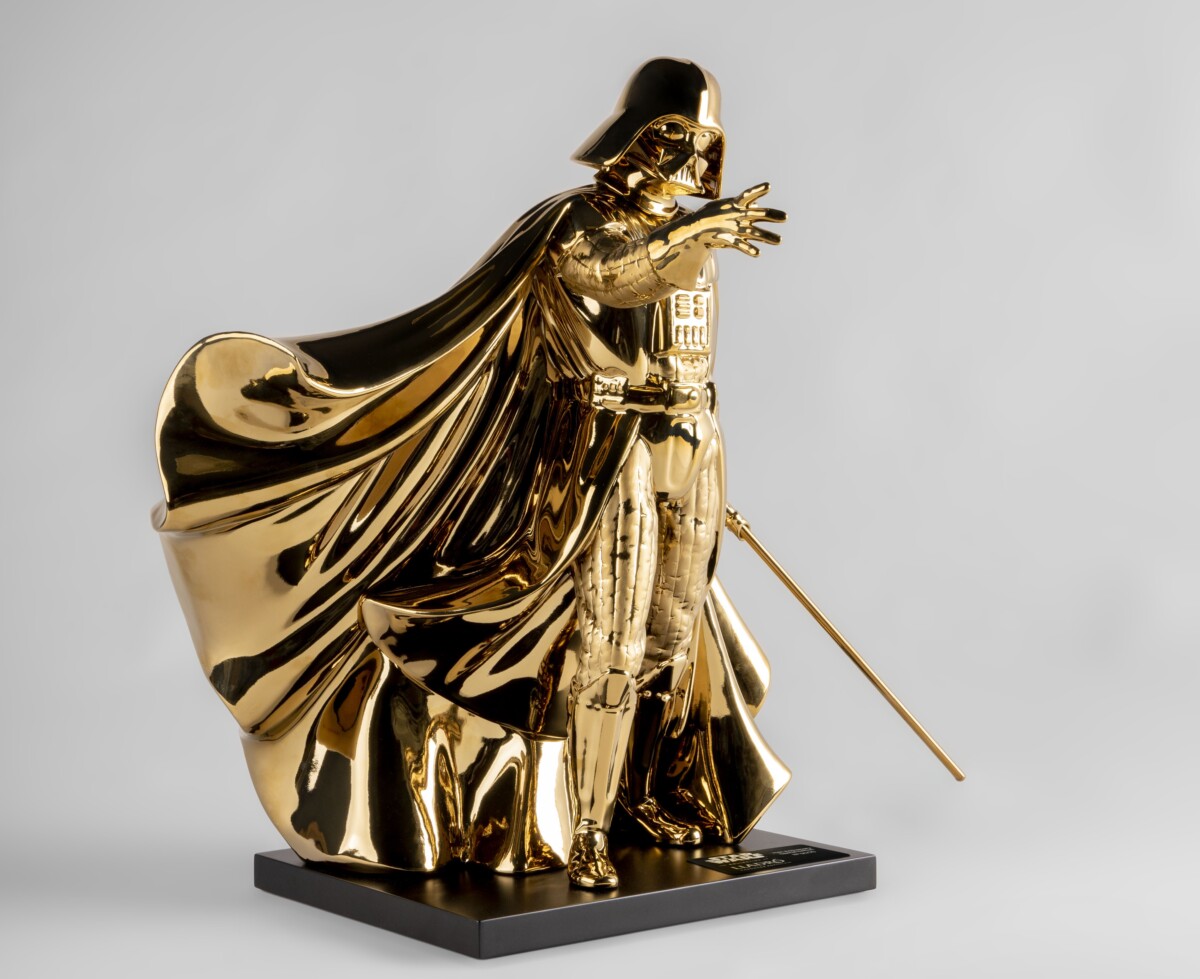 Darth Vader dorado en porcelana creado por Lladró para celebrar el 70 aniversario de la marca