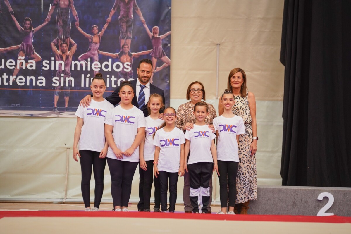 Gimnasia acrobática en el Cabanyal