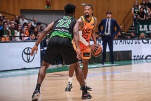 Evans ante Feliz/acb foto