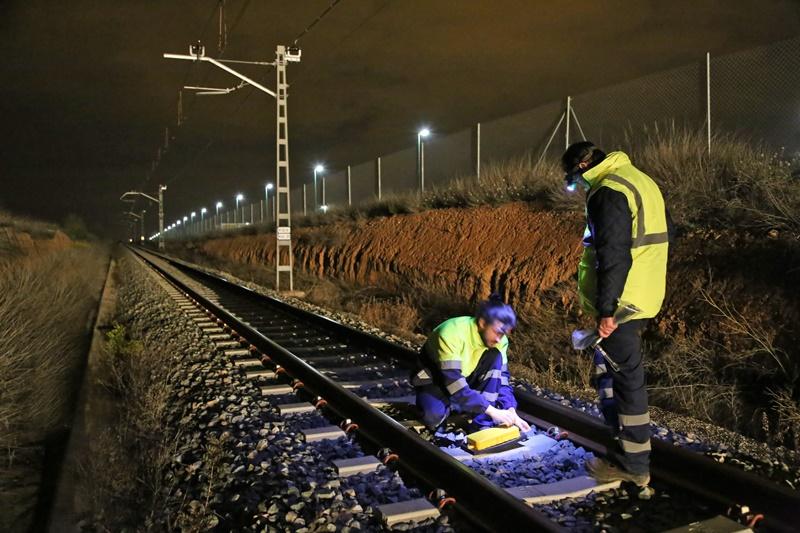 Metrovalencia realiza el mantenimiento de las líneas ferroviarias y tranviarias