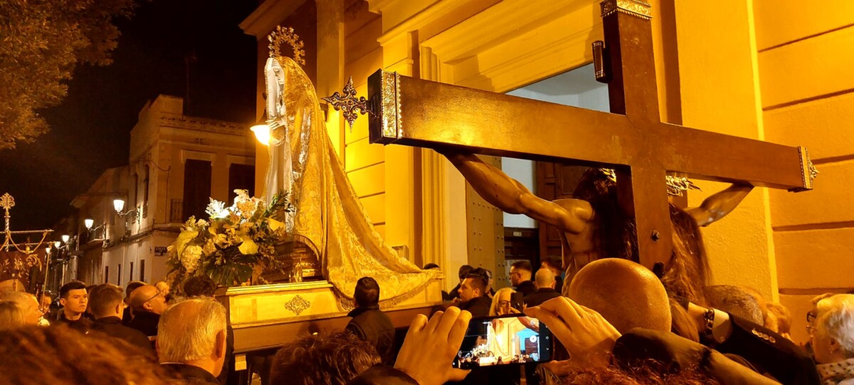 Traslado del Cristo del Salvador y la Dolorosa a la Iglesia de los Ángeles