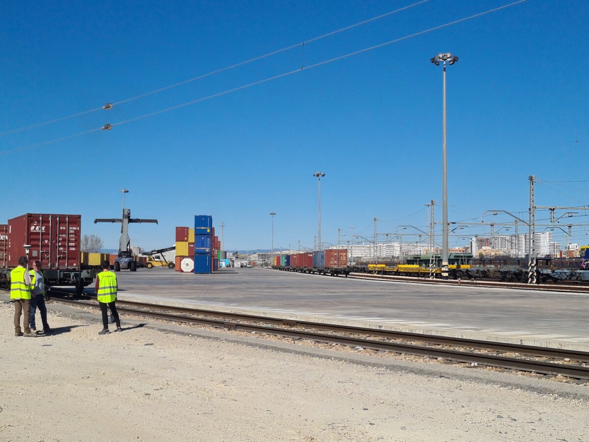 El Mitma ha puesto en marcha la ampliación, remodelación y mejora del centro logístico intermodal de València-Font de Sant Lluís