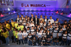 Ximo Puig inaugura complejo deportivo la fabrica