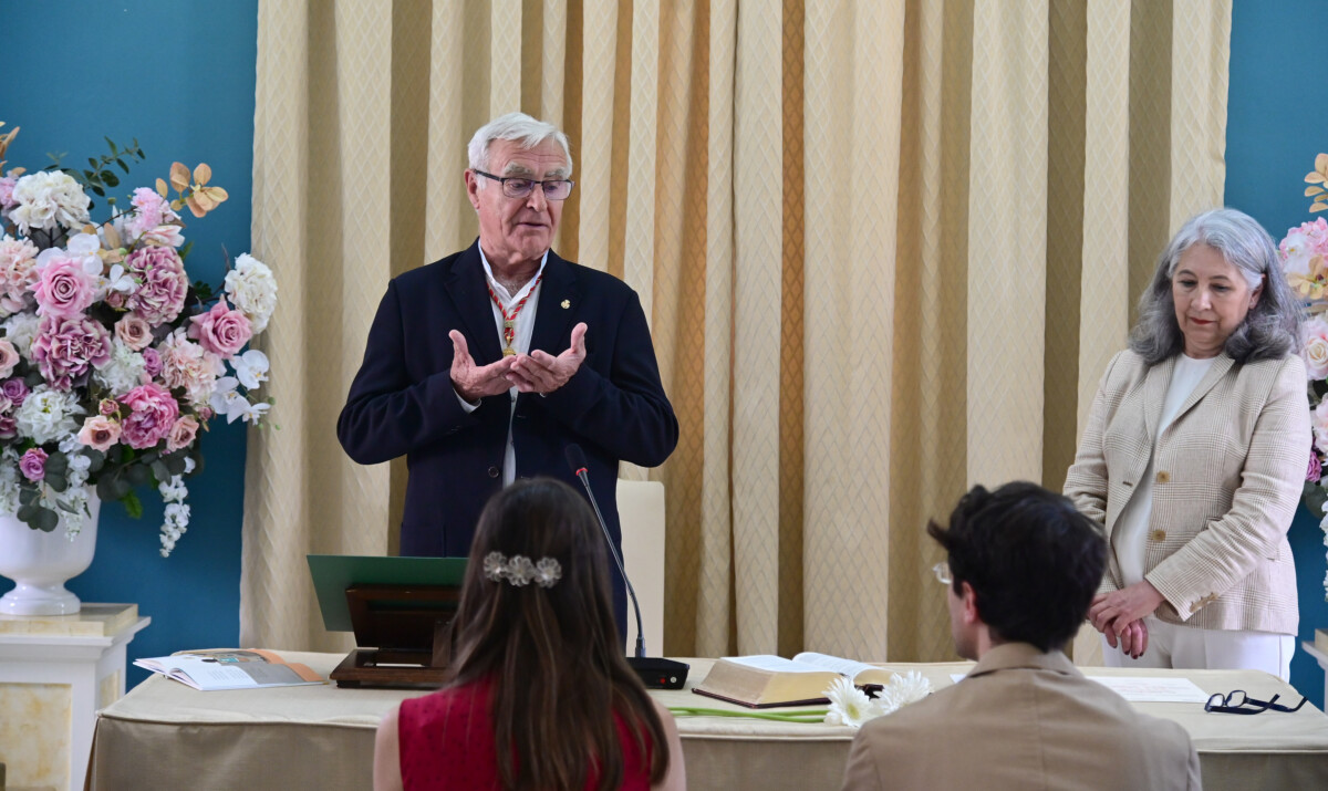 Ceremonia civil de bienvenida en el Palacete de Monforte