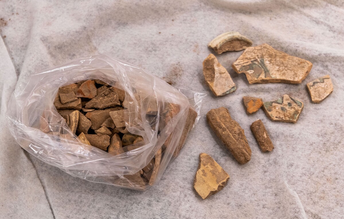 Fragmentos de cerámica encontrados en las excavaciones arqueológicas en la muralla del IVAM
