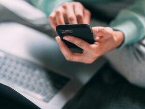 el 90% de hogares de València tienen acceso a Internet. Foto: Foto de Greta Hoffman