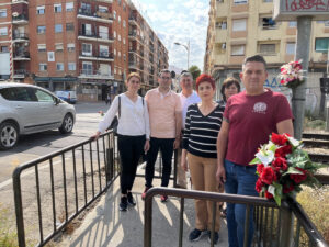 Carles Mulet y Amalia Esquerdo paso a nivel Alfafar