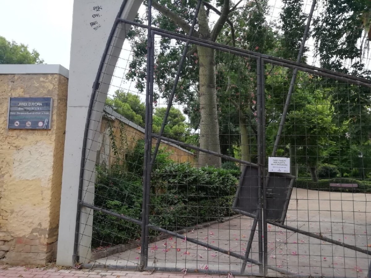 cierre jardines valencia ciudad