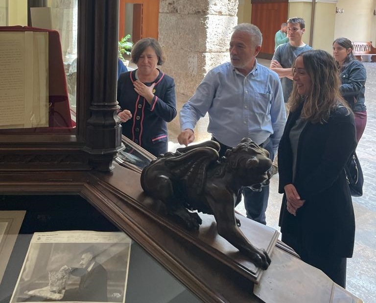 Exposición en el Palau de Cervelló sobre la coronación de la Virgen de los Desamparados