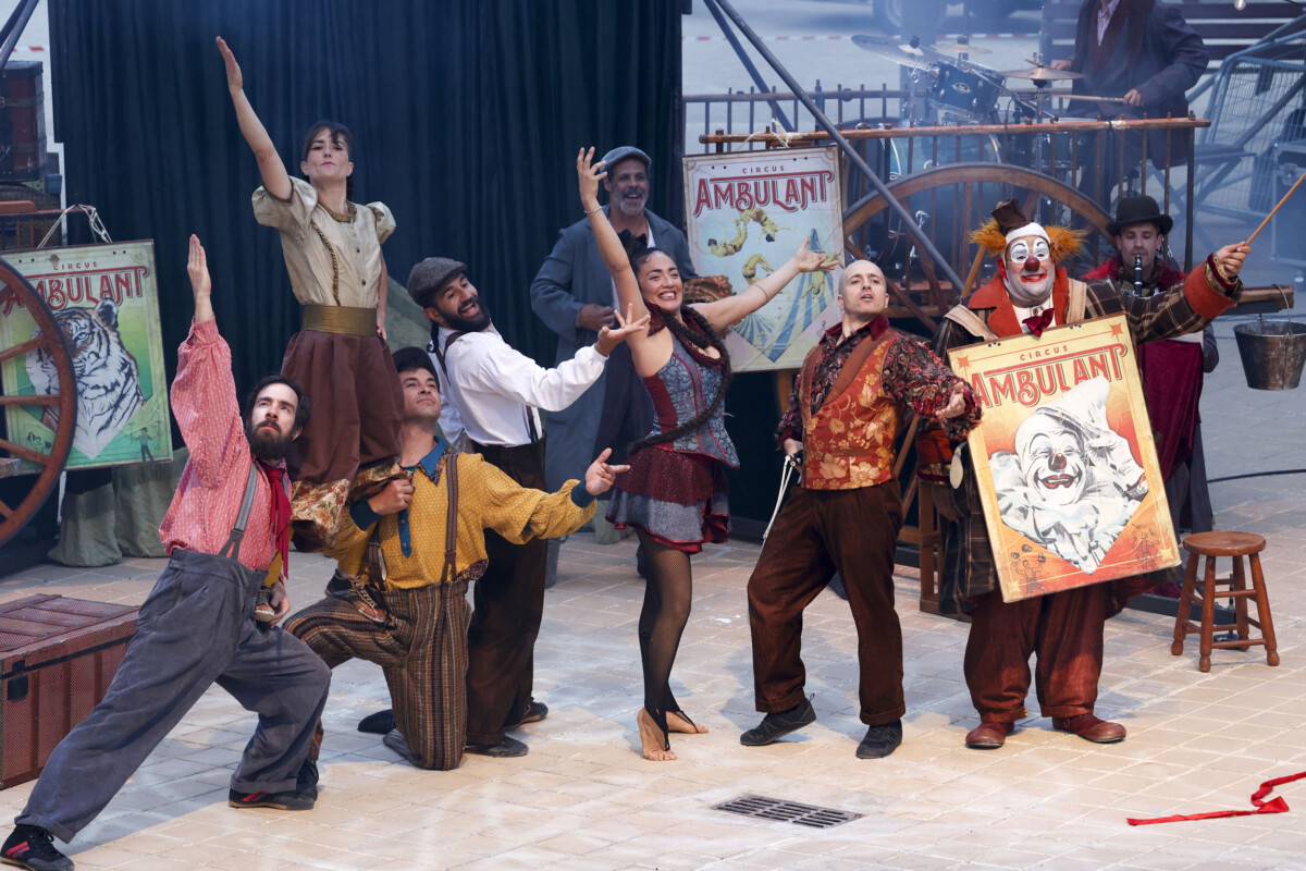 Mislata mac festival takes performing arts to the streets with huge participation Mac missalta la fam outpatient