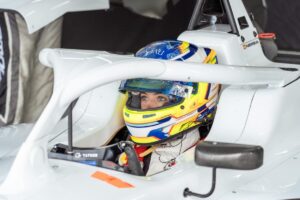 Nerea Martí piloto de la escudería Adrián Campos en F1 Academy