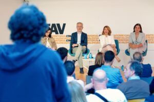 Raquel Jimenez ministra de Transportes acto en Valencia