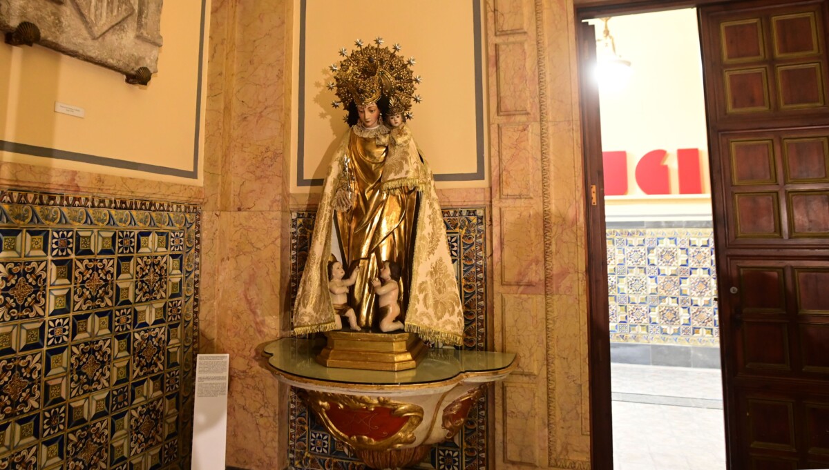 Virgen de los Desamparados en la Sala de Exposiciones del Ayuntamiento de Valencia