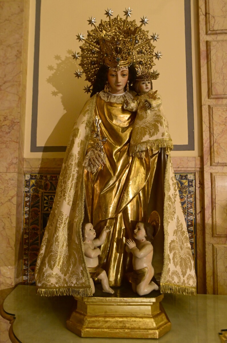 Virgen de los Desamparados en la Sala de Exposiciones del Ayuntamiento de Valencia