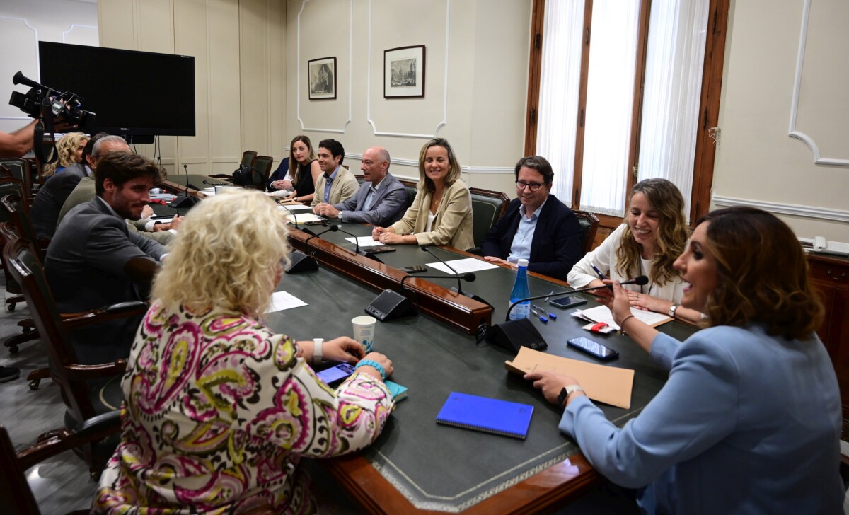 Primera Junta de Gobierno Local del Ayuntamiento de Valencia con María José Catalá como alcaldesa de la ciudad