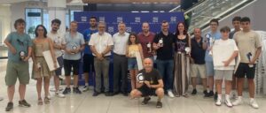 Los ganadortes del torneo junto al jefe de relaciones publicas David Mazcuñan y el Presidente y Vicepresidente de la FACV Emilio Gonzalez y Sebastian Perez