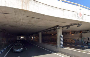 Paso inferior de la V-21 en la entrada de Valencia