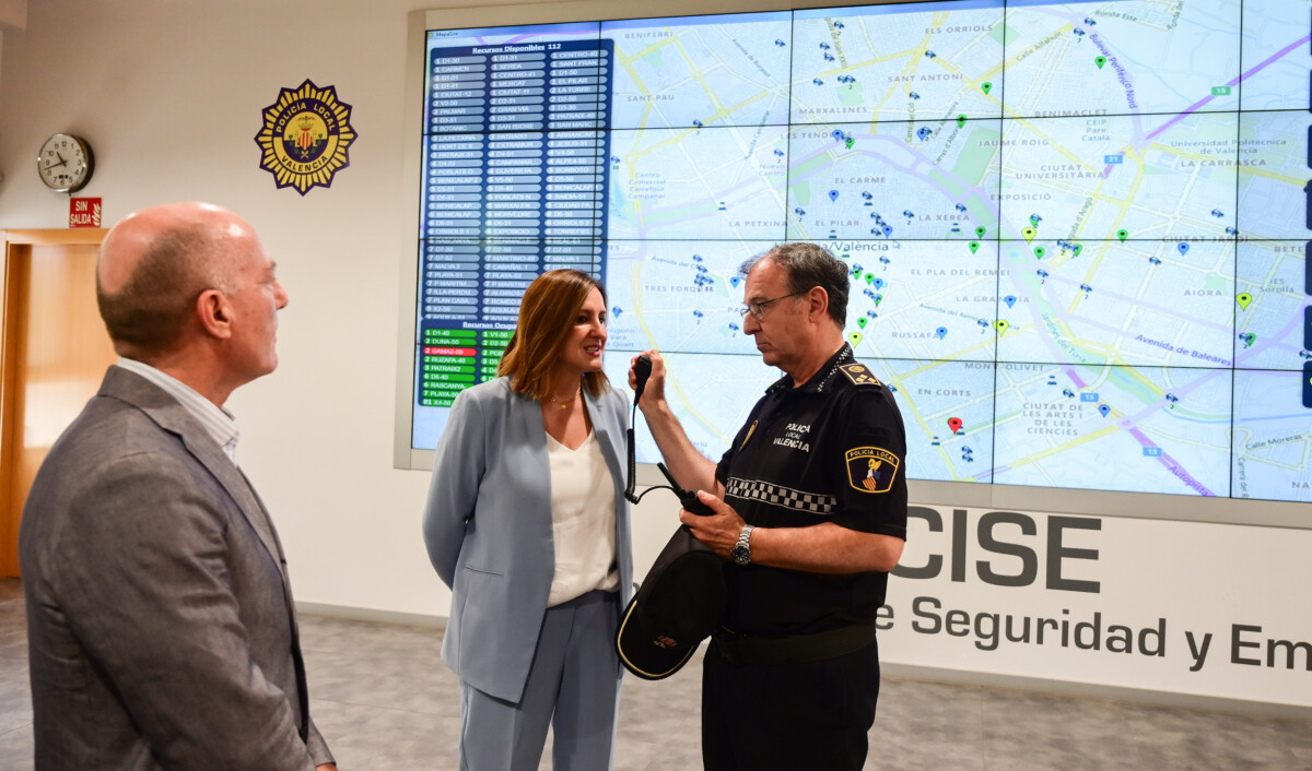 Visita de María José Catalá a la Policía Local de Valencia