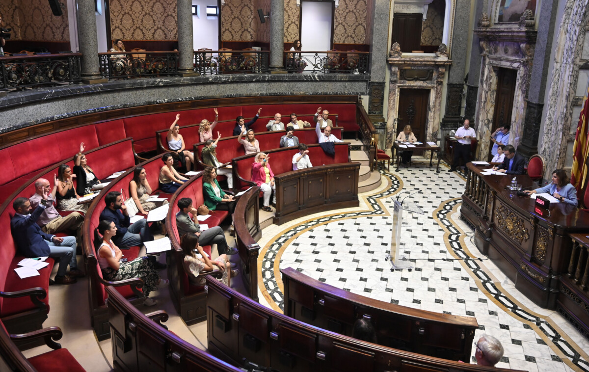 El Ayuntamiento de Valencia renueva los consejos de administración de EMT y Aumsa