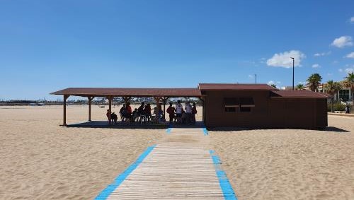 Bibliomar en la playa de El Cabanyal