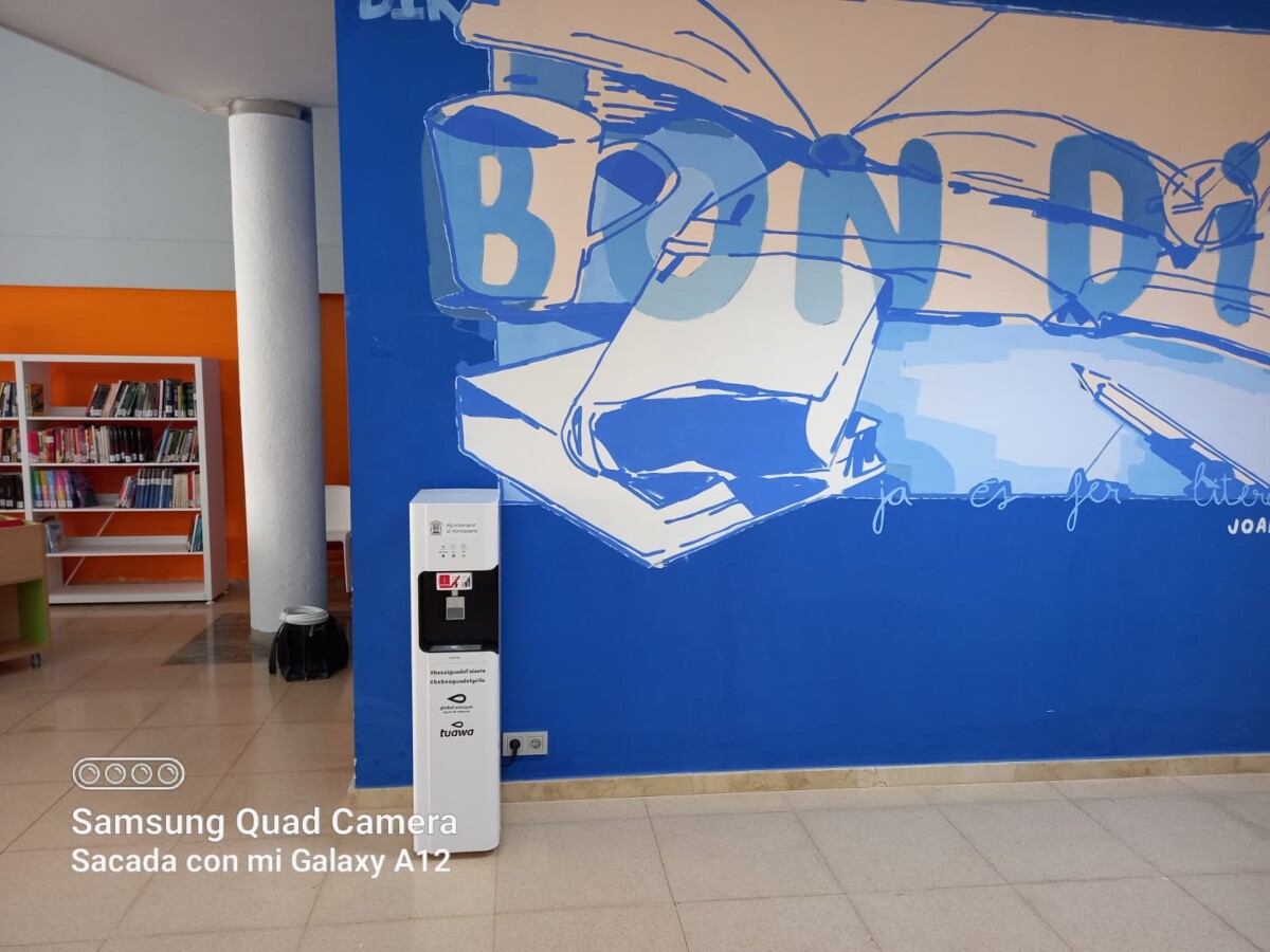 Fuente de agua filtrada y refrigerada en Almàssera