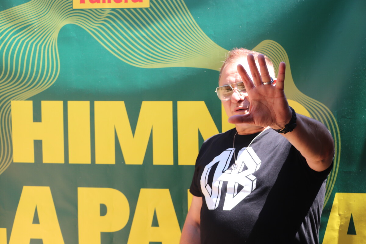 Chimo Bayo presenta su Himno a la Paella