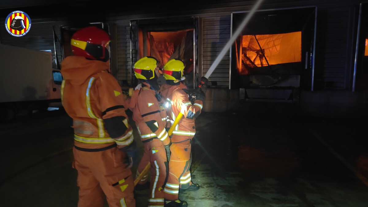 Incendio en una empresa de pescado de Silla