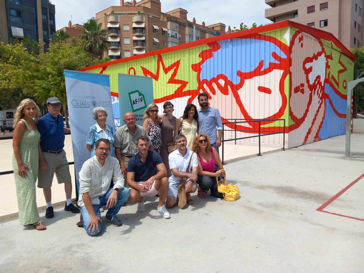 Mural urbano creado por estudiantes de Bellas Artes en Benimaclet para visibilizar el Alzheimer