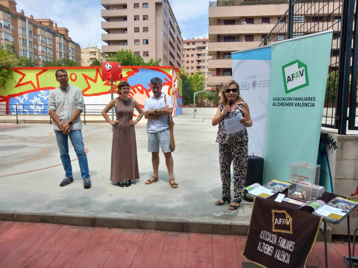Mural urbano creado por estudiantes de Bellas Artes en Benimaclet para visibilizar el Alzheimer