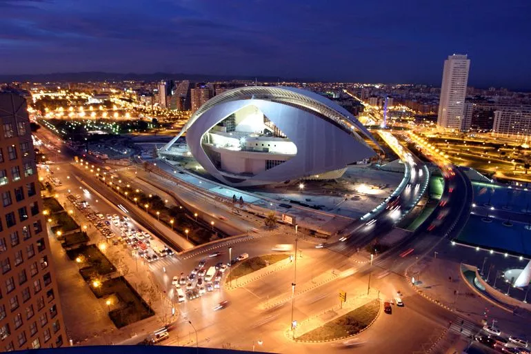 Vista nocturna del Palau de les Arts