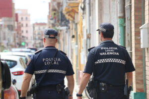 Dos agentes de la Policía Local de Valencia