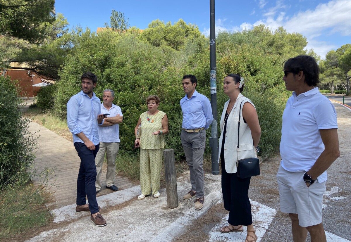 Caballero y Mundina con los vecinos de El Saler