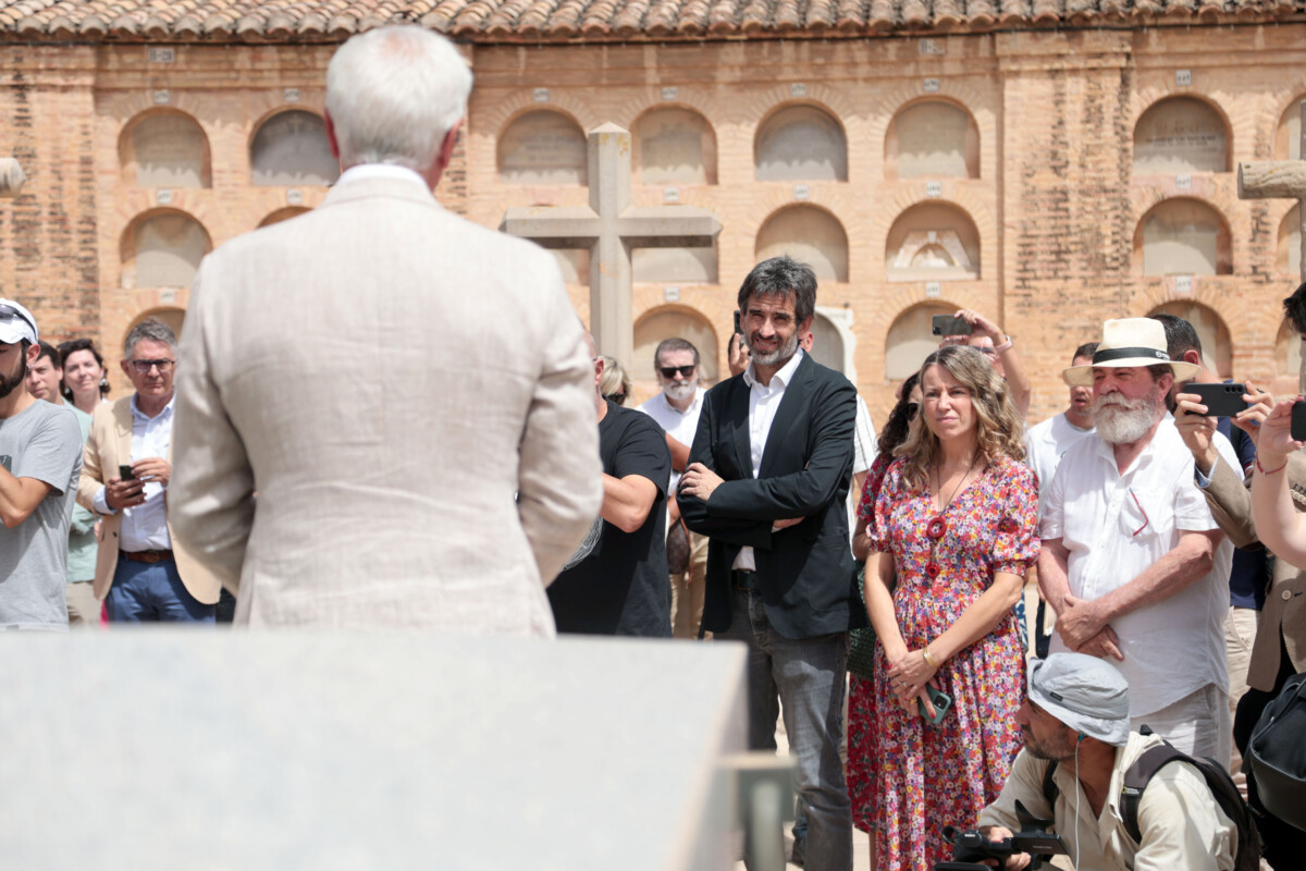 Ofrenda floral en la sepultura de Joaquín Sorolla por el centenario de su muerte
