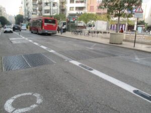 Rejilla de ventilación de Metrovalencia en la calle Colón